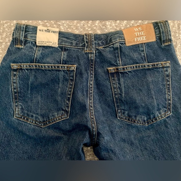 We The Free Haywire Highrise Skater Leg Jeans - 25 CRVY - Picture 6 of 6